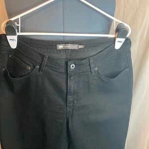 Levi’s black jeans 16